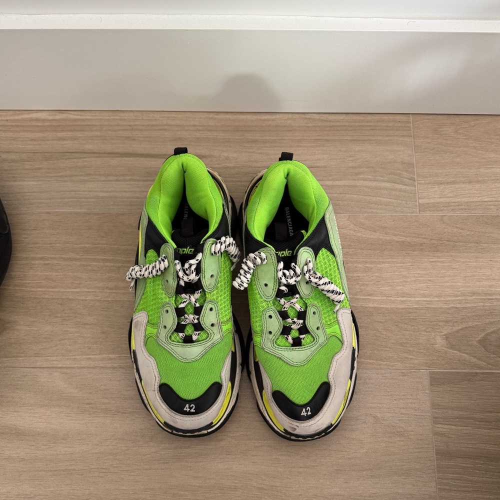 Balenciaga green sneakers - 42